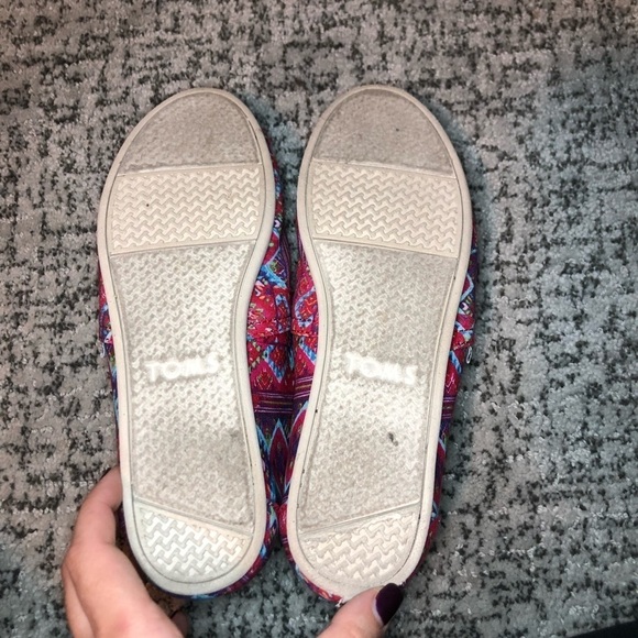 TOMS Red Aztec Print Slip-On Canvas Shoes Size 7.5 - Picture 11 of 11